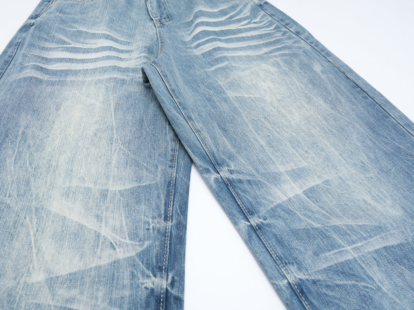 Loose Fit Washed Jeans