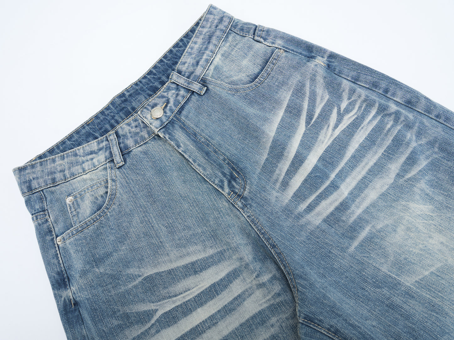 Loose Fit Washed Jeans