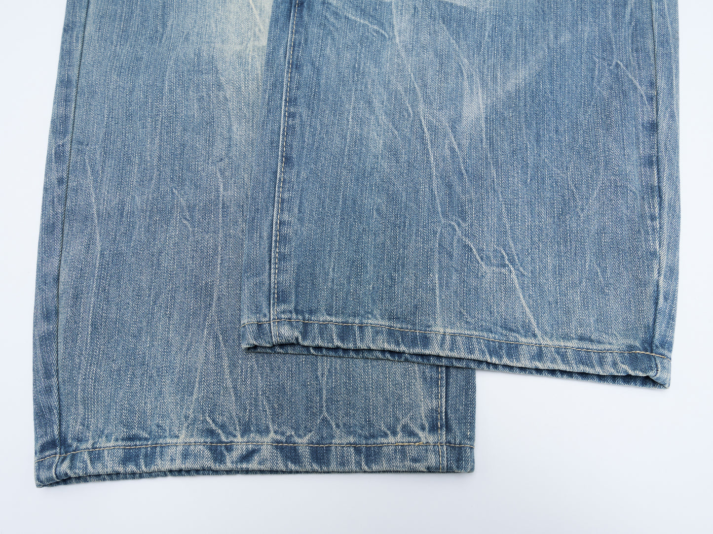 Loose Fit Washed Jeans