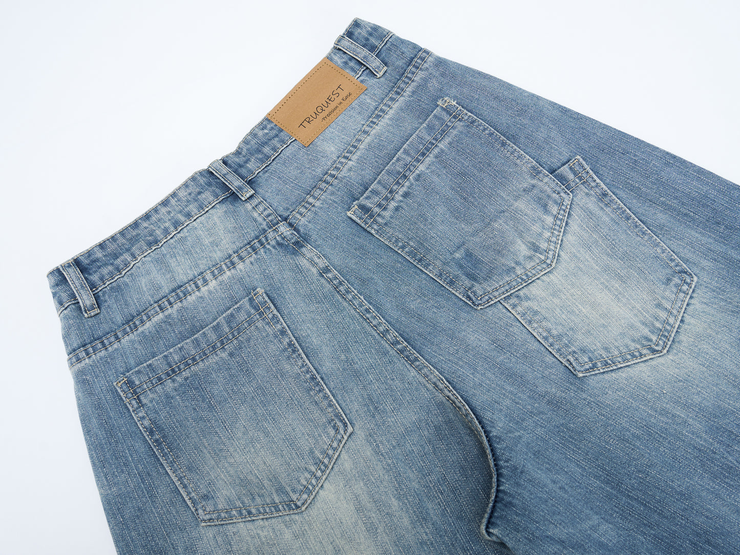 Loose Fit Washed Jeans