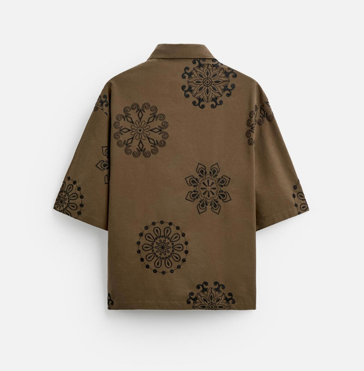 Shirt with floral embroidery